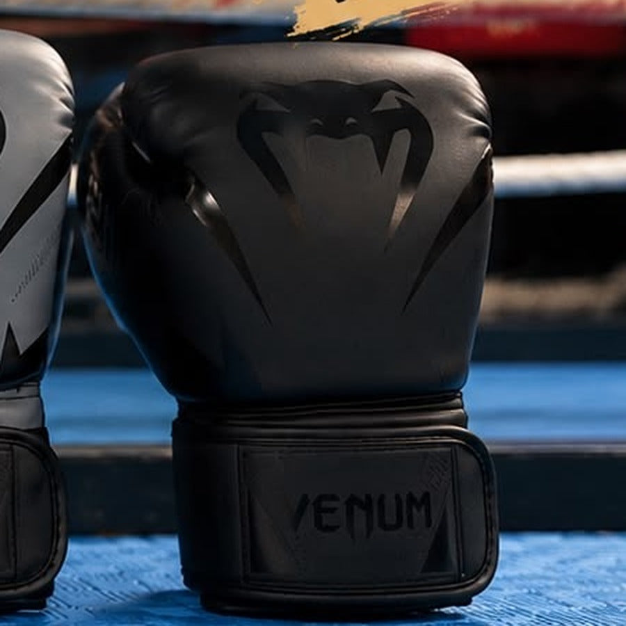 Gants de boxe Noir Venum